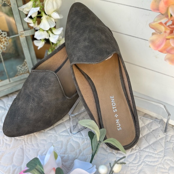 Sun + Stone Shoes - Sun‎ + Stone Women's Charcoal Loafers